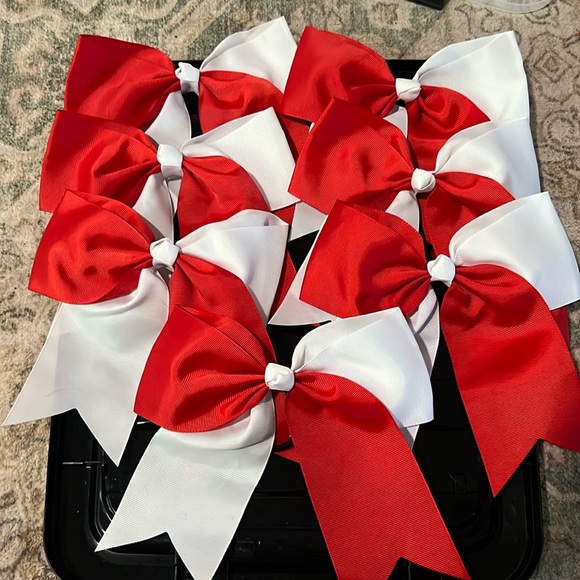 Other - 7 red and white bows